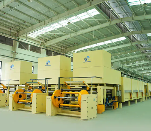 Ce măsuri de precauție trebuie luate atunci când utilizați echipamente de fabricare a lipiciului?